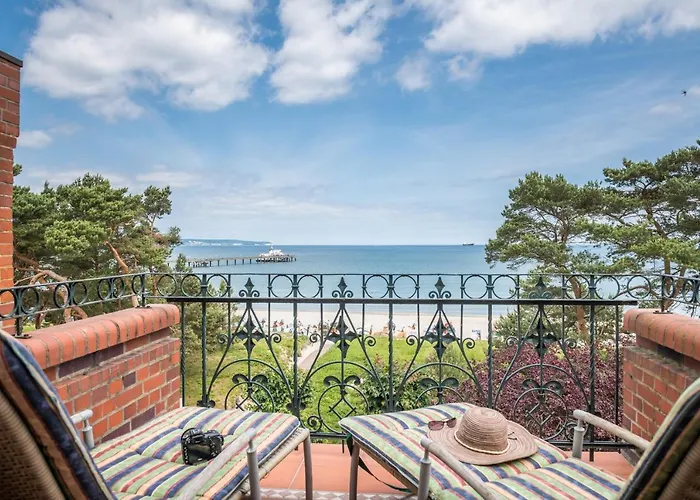 Fewo Direkt Am Strand Mit Meerblick Und Balkon,Villa Glueckspilz, Binz