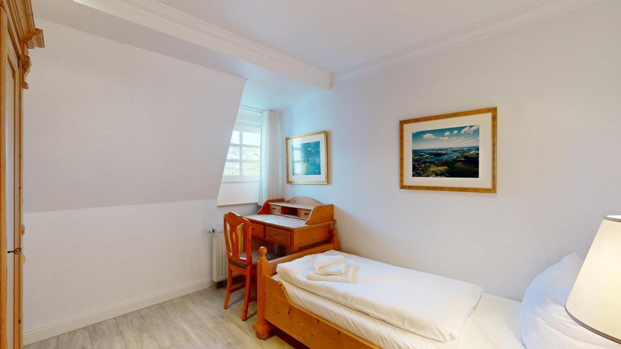 Direkt Am Mit Meerblick Und Balkon,villa Glueckspilz, * Binz