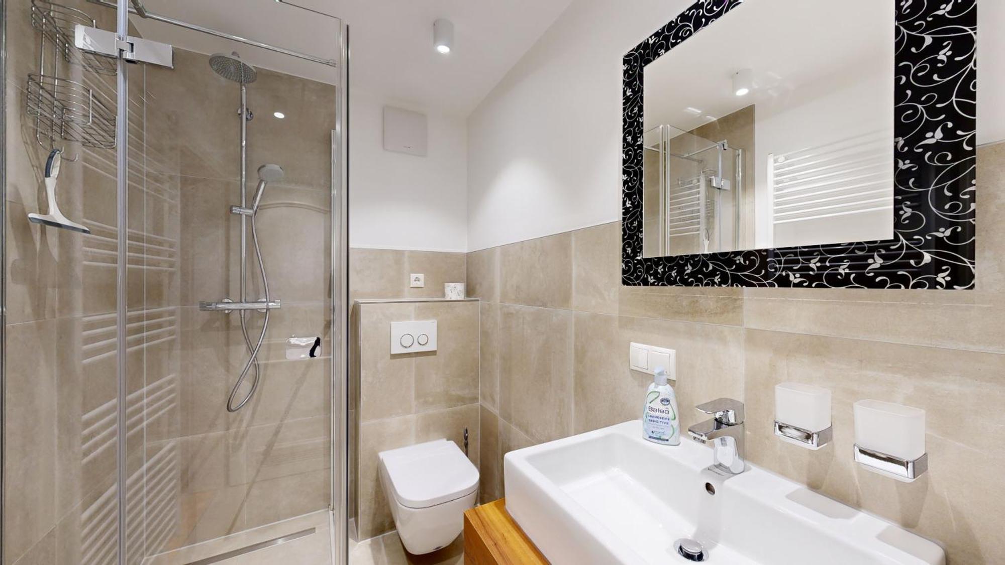 Apartment Direkt Am Mit Meerblick Und Balkon,villa Glueckspilz, *