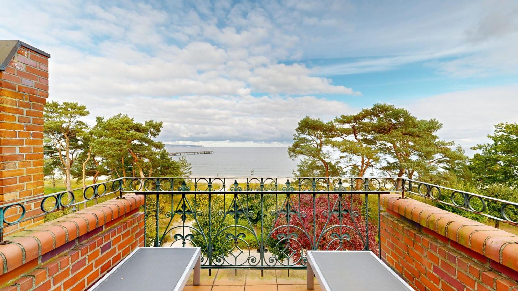 Direkt Am Mit Meerblick Und Balkon,villa Glueckspilz, * Binz