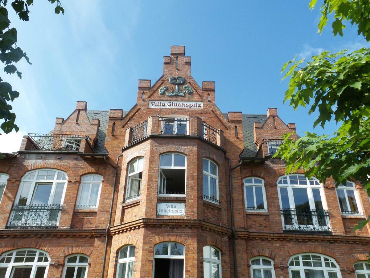 Apartment Direkt Am Mit Meerblick Und Balkon,villa Glueckspilz,